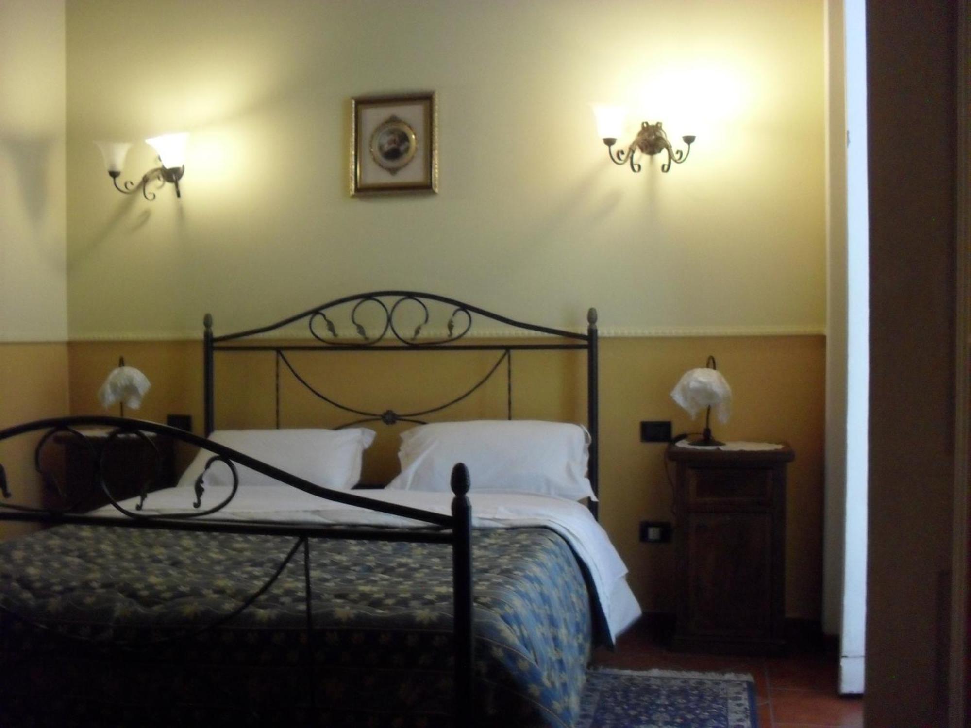 Hotel Pignatelli Napoli Екстер'єр фото