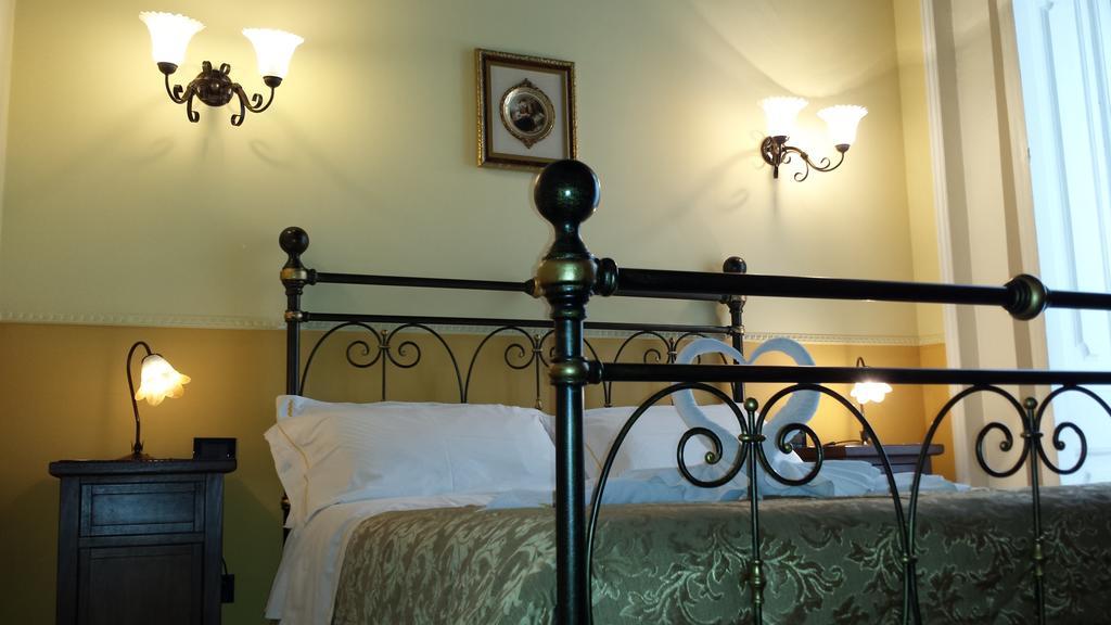 Hotel Pignatelli Napoli Екстер'єр фото