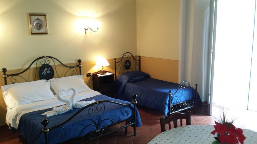 Hotel Pignatelli Napoli Екстер'єр фото