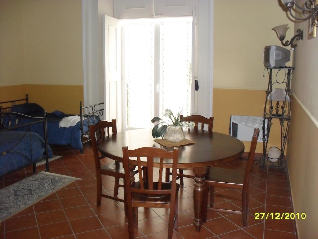 Hotel Pignatelli Napoli Екстер'єр фото